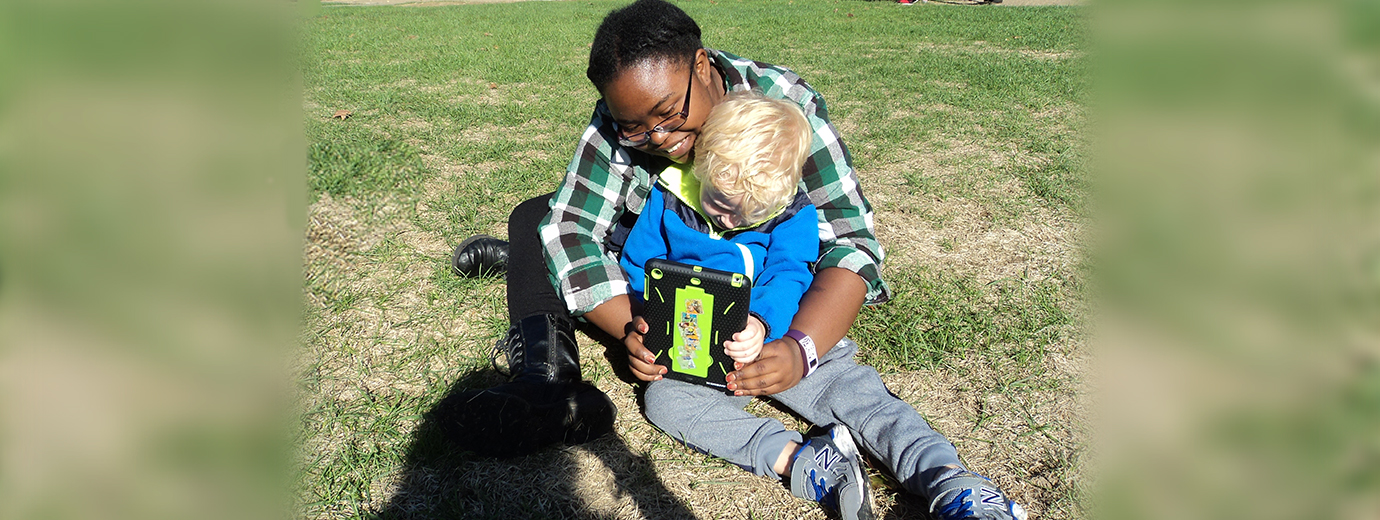 Education Students Help Young Children View the World through iPad Devices
